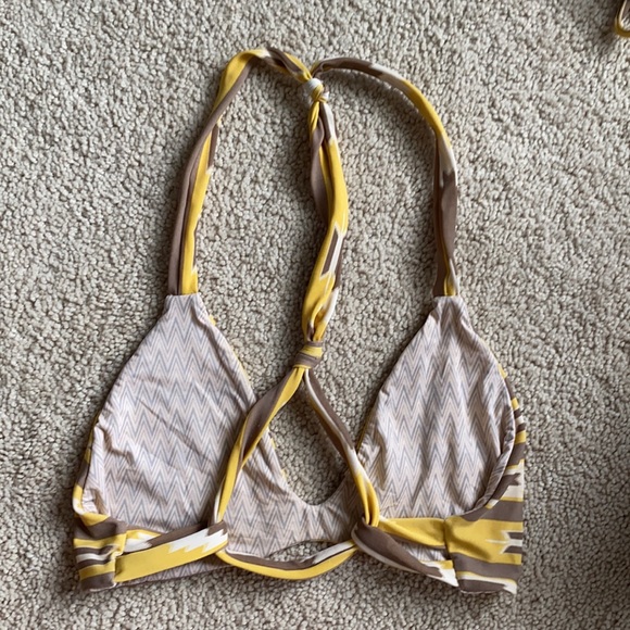 Rare ACACIA Swimwear Choctaw Bikini Top - XL - Picture 2 of 4